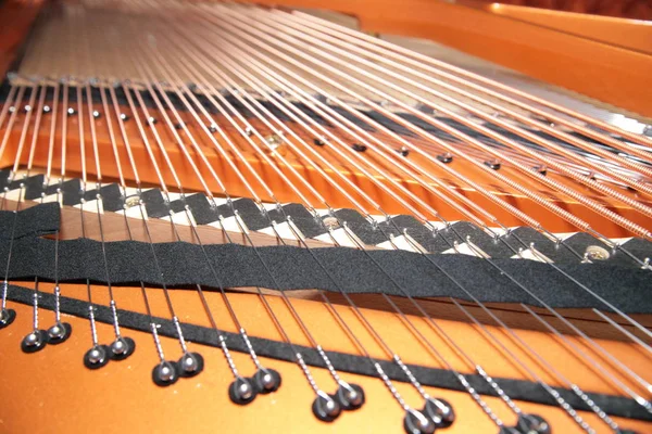 Dentro Piano Cordas Pinos Martelos — Fotografia de Stock