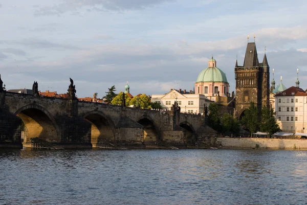 Ponte Charles Praga Segundo Plano — Fotografia de Stock