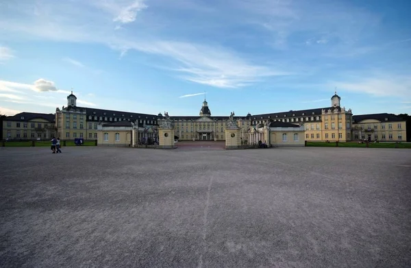 Karlsruhe Palace Zbudowany 1715 Środku Stolicy Powiatu Baden Niemczech — Zdjęcie stockowe