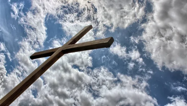 Wooden Cross Blue Sky Full Clouds — Stock Photo, Image