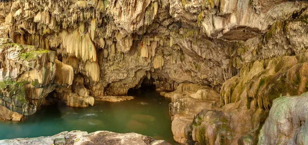 Gruta Con Estalactitas Sobre Río Vorotan Armenia Fondo Garganta Vorotansky — Foto de Stock