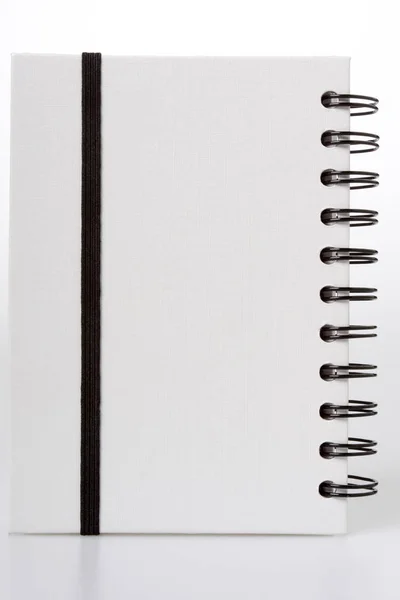 Caderno Branco Com Ligantes Anel Preto Isolado Branco Corda Preta — Fotografia de Stock