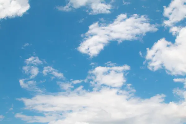 Prachtige Blauwe Lucht Met Wolk — Stockfoto