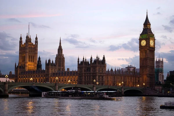 Big Ben Och Parlamentet Vid Solnedgången Ljus — Stockfoto