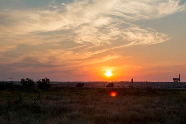 Puesta Sol Brillante Nubes Carretera — Foto de Stock