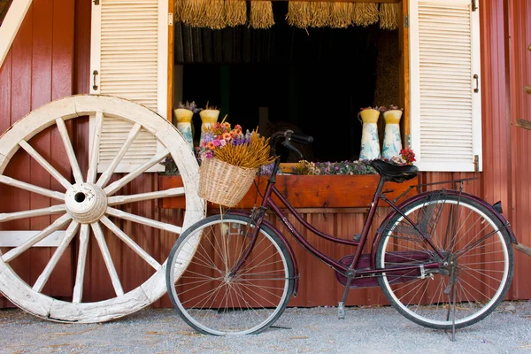 Old Vintage Bicycle Big Basket — Stock Photo, Image