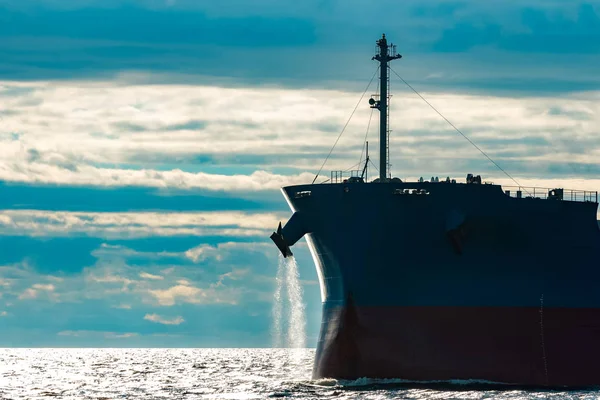 Importazione Merci Grande Nave Carico Blu Che Sposta Porto Riga — Foto Stock