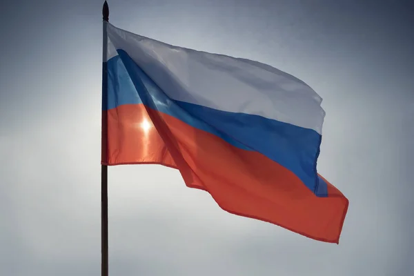 Tona Słońce Niebo Flagi Rosyjskiej Federation Flagę Federacji Rosyjskiej — Zdjęcie stockowe