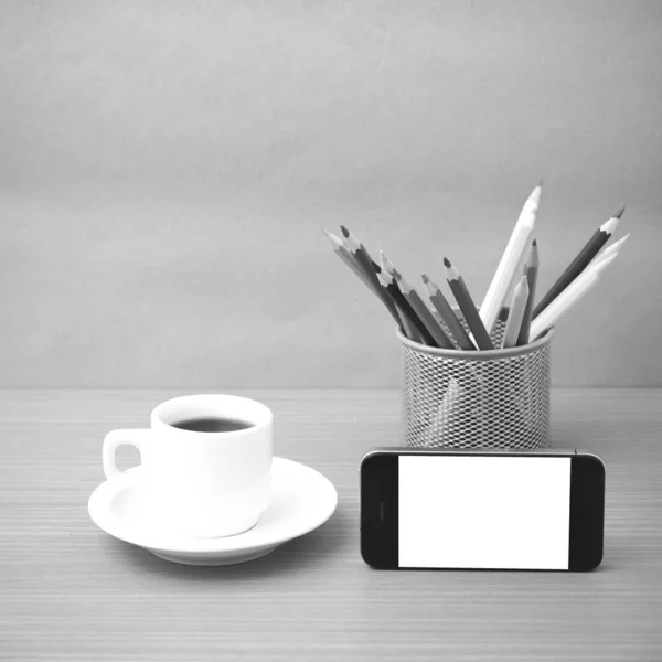 Kahve Fincanı Renk Kalem Tahta Arka Plan Siyah Beyaz Renk — Stok fotoğraf