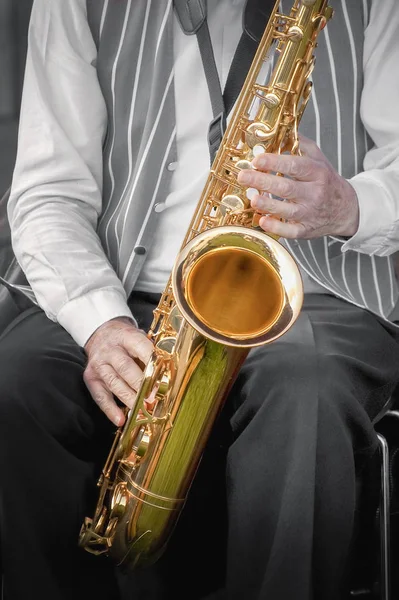 Saxofonist Speelt Zijn Instrument Een Jazz Band — Stockfoto