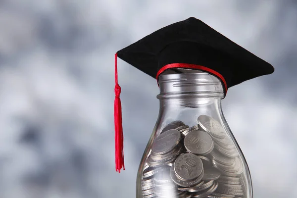 Bottle Cash Graduation Cap — Stock Photo, Image