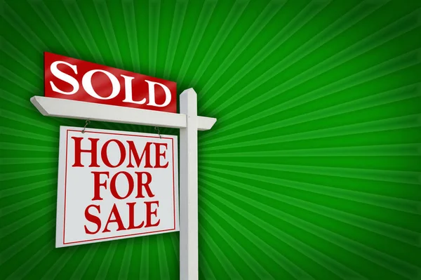 Πωλείται Σπίτι Προς Πώληση Πινακίδα Δραματικό Πράσινο Φόντο — Φωτογραφία Αρχείου