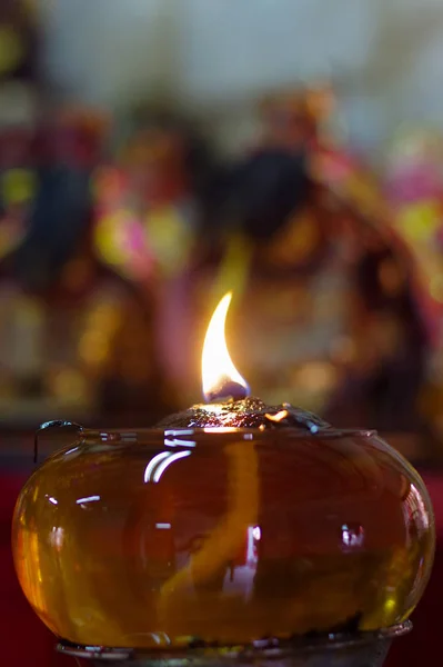 Brinnande Oljelampor Religiösa Tempel Thailand — Stockfoto