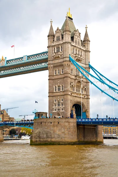 Torre Londres Inglaterra Ponte Velha Céu Nublado — Fotografia de Stock