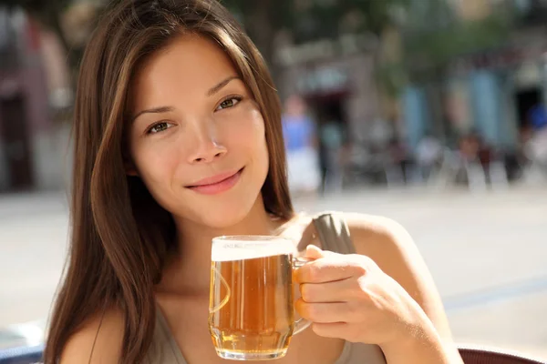 Beer Woman Enjoying Fresh Draft Beer Sidewalk Cafe Beaufiful Caucasian — Stock Photo, Image