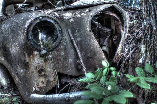 Zdjęcie Samochodów Detali Części Samochodowych Fotografie Starym Cmentarzu Samochodowym Baastnaes — Zdjęcie stockowe
