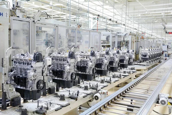 Production Line Manufactoring Engines Car Factory — Stock Photo, Image