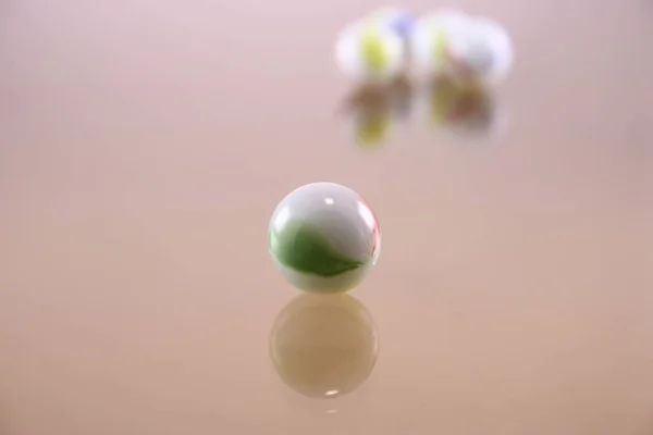 Bola Color Que Quitado Cristal Oscurecido — Foto de Stock