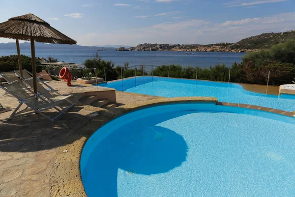 Piscina Con Vistas Costa Cerdeña — Foto de Stock