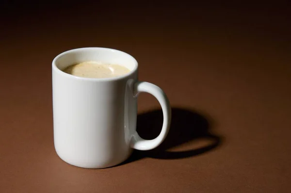 Koffiecup Omgeven Door Koffiebonen — Stockfoto