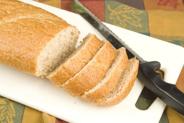 Кусок Нарезанного Свежего Хлеба — стоковое фото