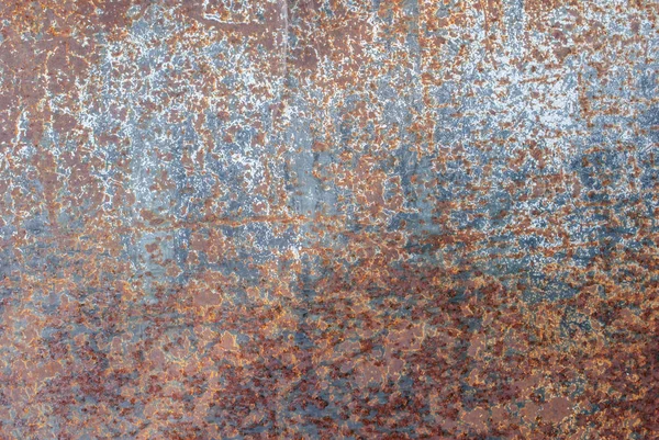 Paslı Demir Yüzeyi Farklı Iklimsel Koşullardan Etkilenen Eski Parçalanmış Boyalarla — Stok fotoğraf