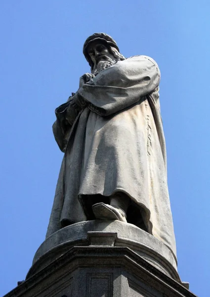 Monument Till Leonardo Vinci Piazza Della Scala Som Betyder Scala — Stockfoto