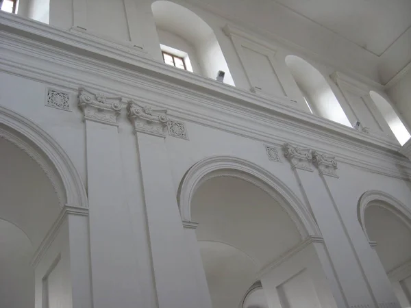 Білі Стіни Архітектурний Ансамбль Католицькій Церкві — стокове фото