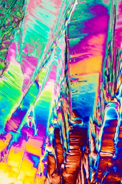 Polarize Işıkta Benzoik Asit Kristallerinin Renkli Görünümü — Stok fotoğraf