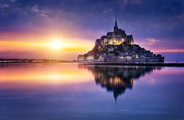 Mont Saint Michel Στο Λυκόφως — Φωτογραφία Αρχείου