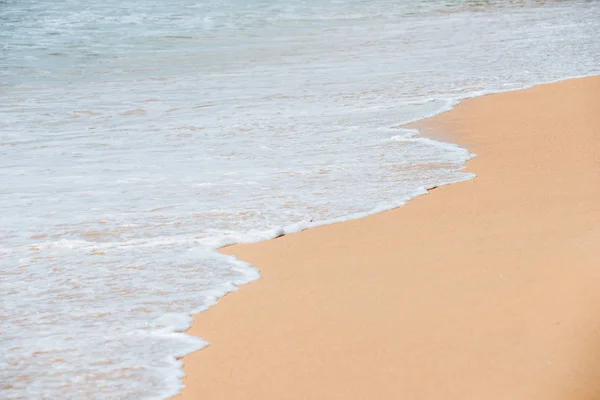 Hermosa Playa Arena Ola Mar Con Espuma Blanca — Foto de Stock