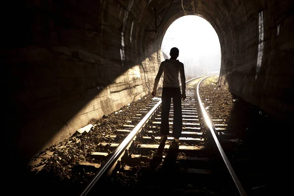 Utgång Från Darknes Ljus Slutet Tunneln — Stockfoto