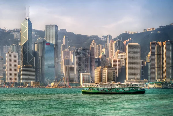 Beroemde Veerboot Victoria Harbor Hong Kong Met Hoge Gebouwen — Stockfoto