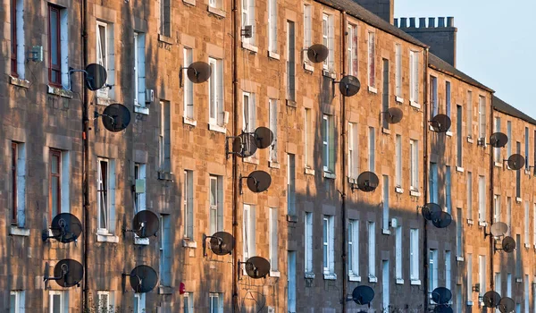 Brownstone Case Coperte Antenne Paraboliche Dundee Scozia — Foto Stock