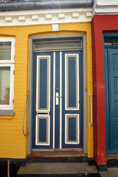 Brillante Vivos Hermosos Colores Tradicionales Clásicos Pintados Puerta Madera Delantera — Foto de Stock