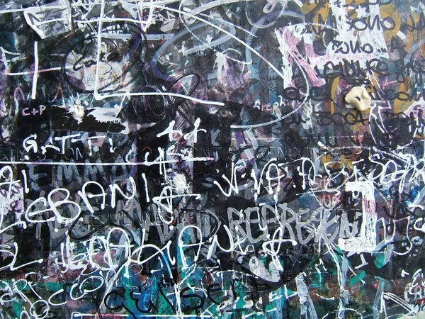 Graffiti Grungy Uma Parede Muitas Pessoas Querem Deixar Traço — Fotografia de Stock