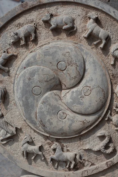古代寺院の古い車輪 — ストック写真