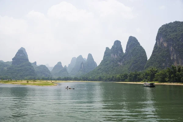 Kép Világhírű Köd Burkolózott River Karszt Hegyek Guilin Kína Tárgya — Stock Fotó