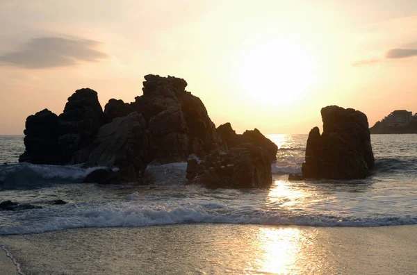 Silueta Monumento Atardecer Sobre Playa Puerto Escondido — Foto de Stock