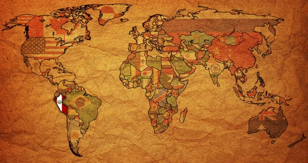 带有佩鲁旗的旧世界地图 — 图库照片