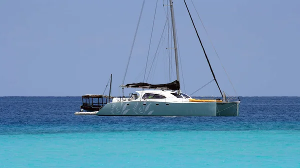 Colorido Catamarán Zanzíbar Día Soleado — Foto de Stock