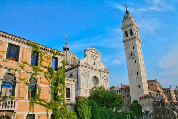 Una Iglesia Torre Iglesia Venecia — Foto de Stock