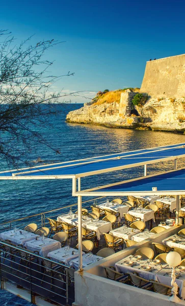 Restaurante Mesas Sobre Hermoso Océano Atardecer — Foto de Stock