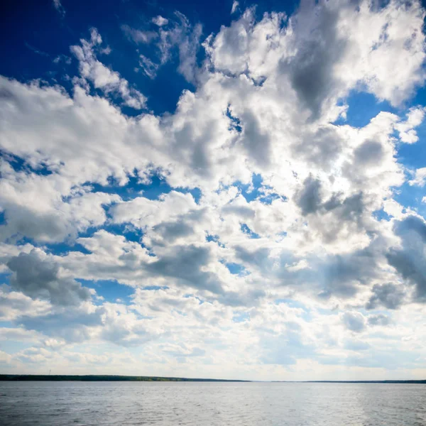 青い空 自然の雲 自然シリーズ — ストック写真