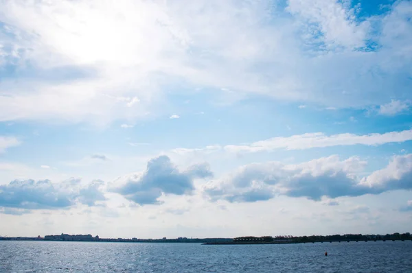 空とハドソン川 — ストック写真