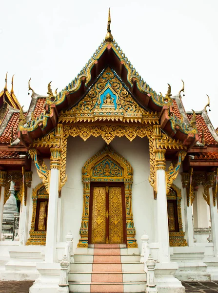 Antigua Puerta Dorada Del Templo Tailandés Bangkok Tailandia — Foto de Stock