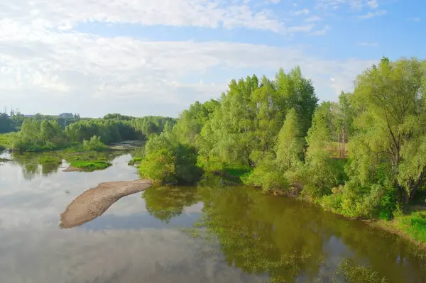 Hermoso Paisaje Verano Con Río — Foto de Stock