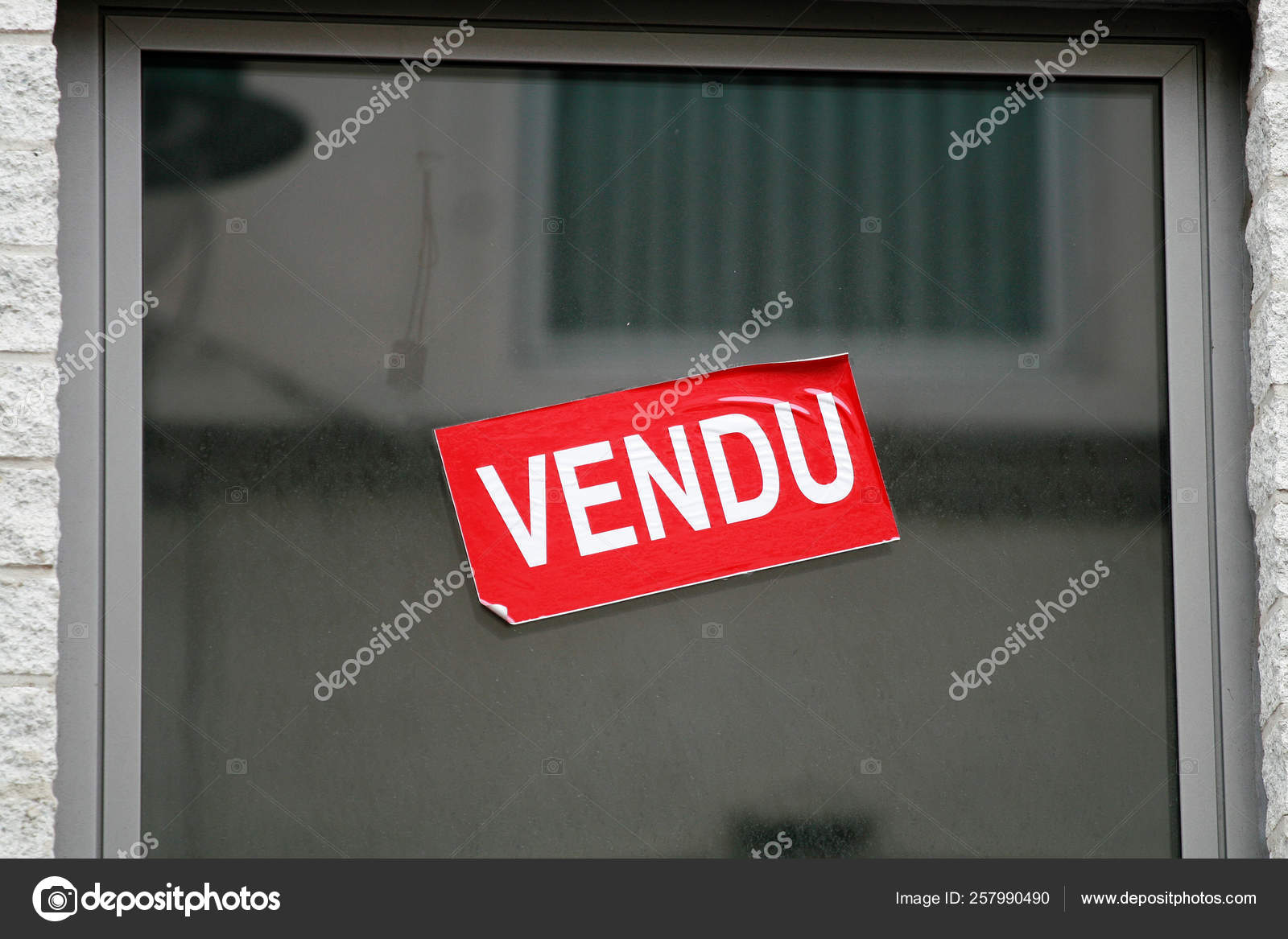 Window Red White Sticker Word Vendu Means Sold French — Stock Photo