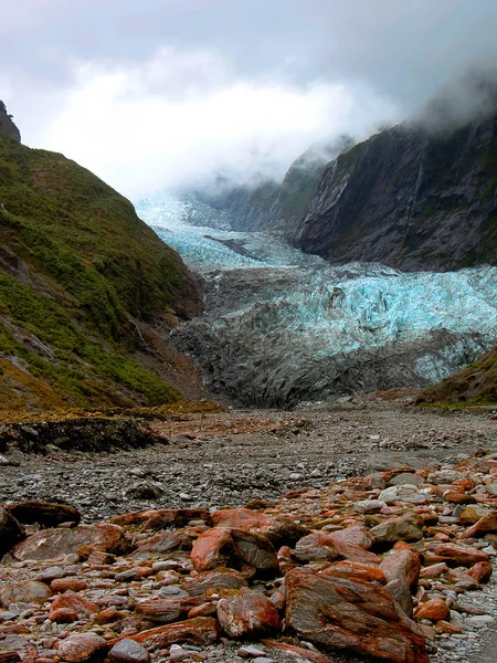 Glaciar Franz Josef Con Rocas Rojas Primer Plano — Foto de Stock