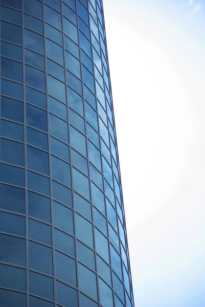 Modernas Gafas Construcción Con Reflejo Cielo — Foto de Stock